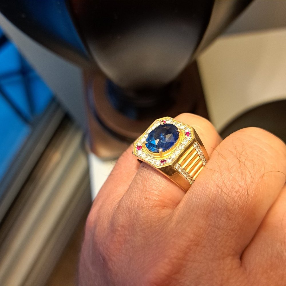 Men's 14kt yellow gold natural diamonds,ruby and blue sapphire ring